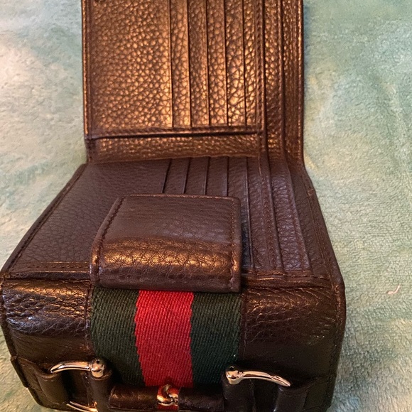 🎉SOLD🎉 Gucci Wallet - Picture 2 of 8